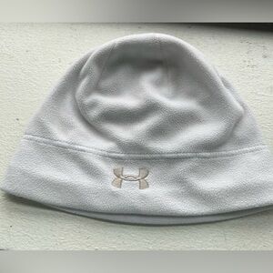 Women’s Under Armour white and gray knit beanie hat